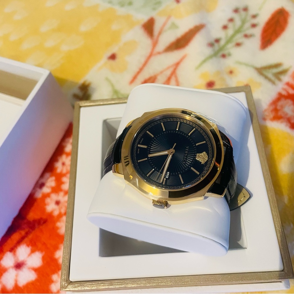 Versace watch - Picture 6 of 9
